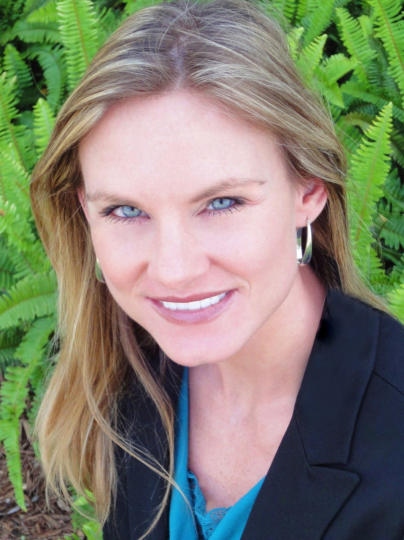 Melissa Crisp Headshot.
