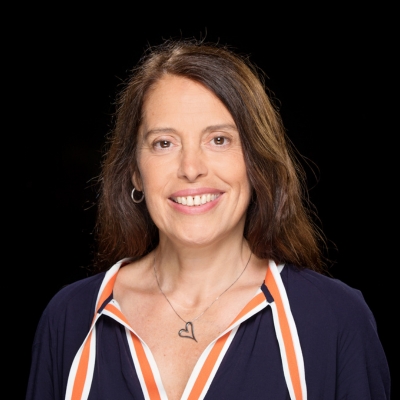 Laura Suter-Dick Headshot.